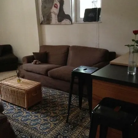 Apartment Garage Studio *